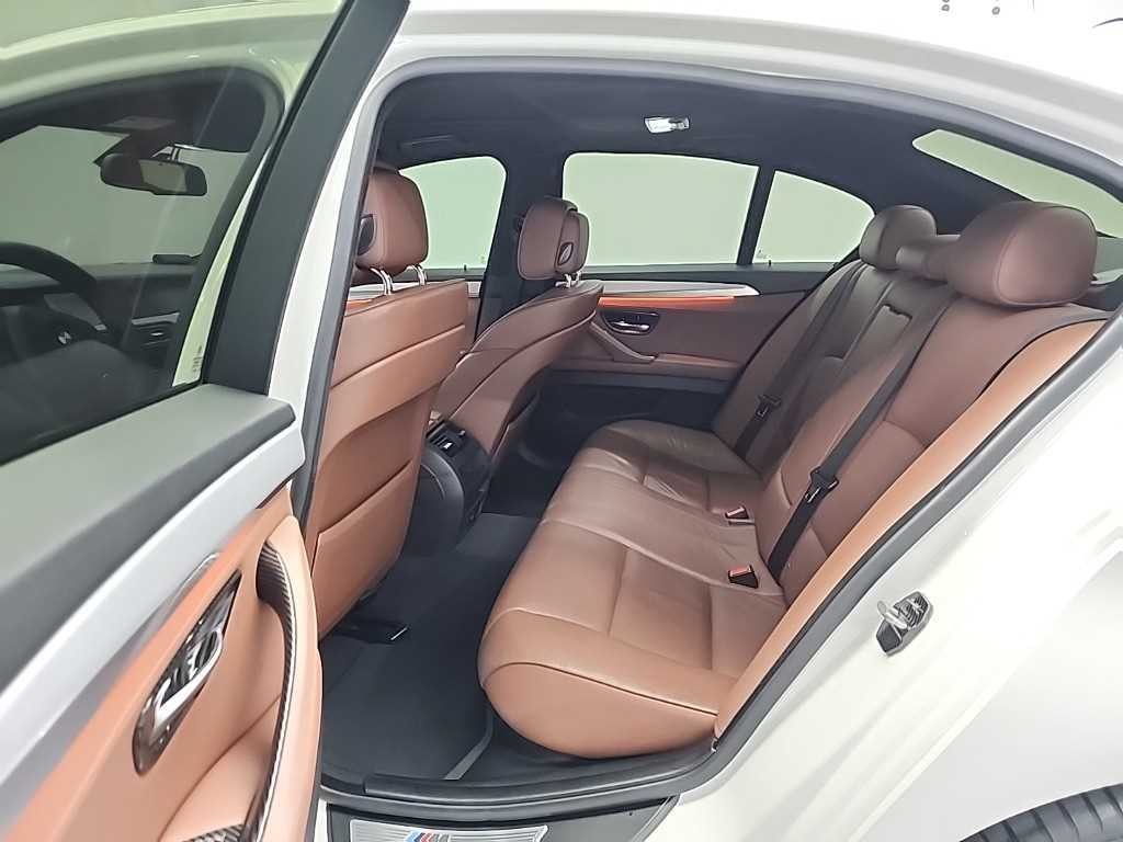 BMW 5시리즈 5시리즈 (F10) 520d M 스포츠 이미지 12