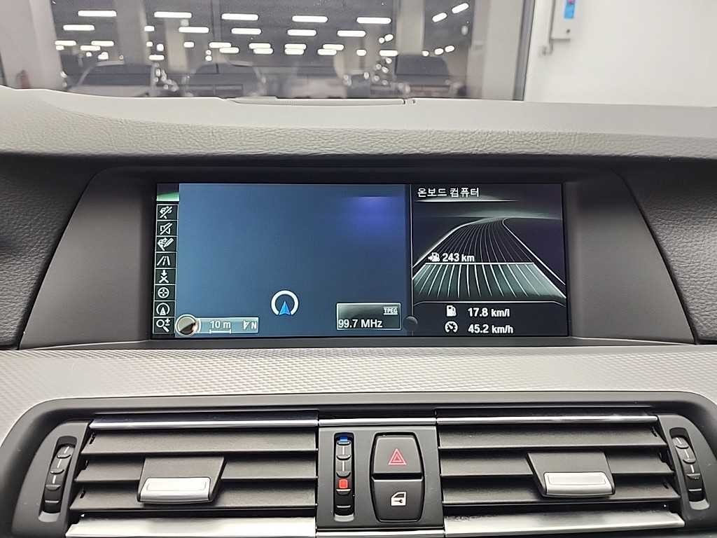 BMW 5시리즈 5시리즈 (F10) 520d M 스포츠 이미지 15
