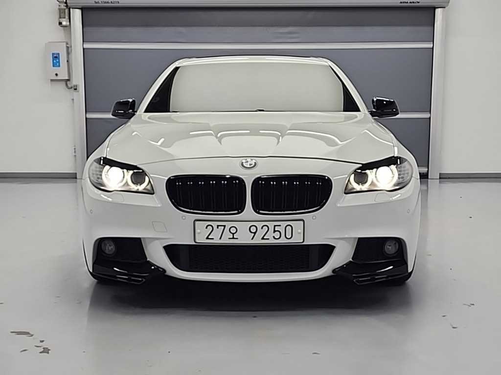 BMW 5시리즈 5시리즈 (F10) 520d M 스포츠 이미지 2
