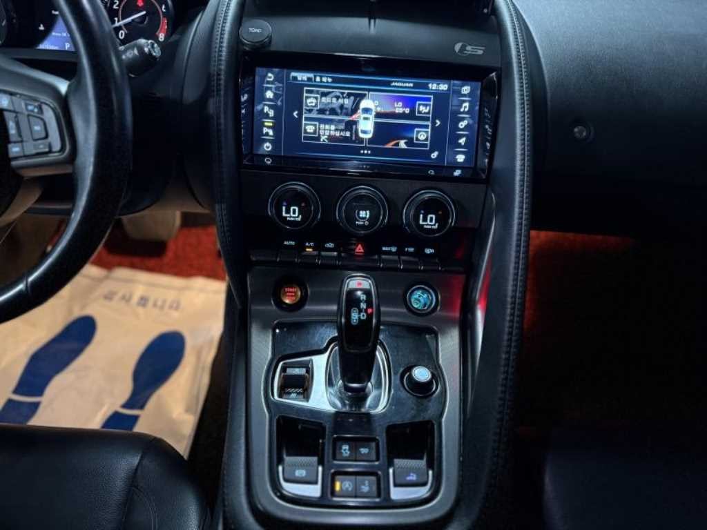 재규어 F-TYPE 3.0 S 컨버터블 이미지 12