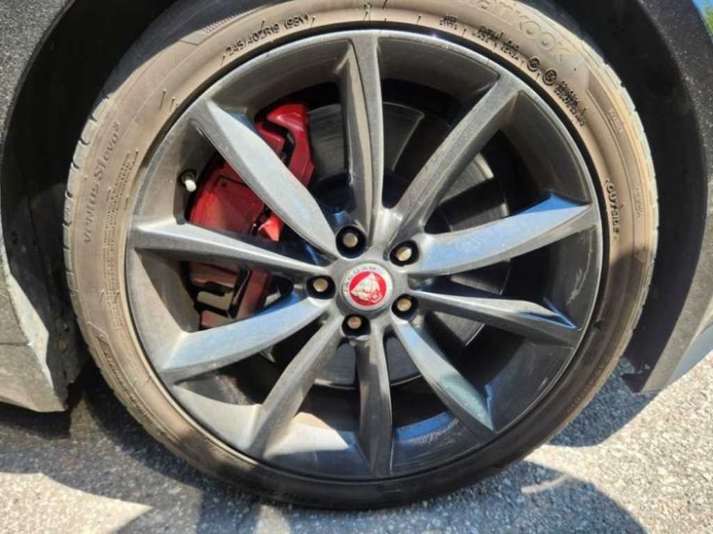 재규어 F-TYPE 3.0 S 컨버터블 이미지 8