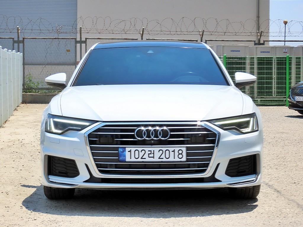 아우디 A6 A6 (C8) 45 TFSI 프리미엄 이미지 1