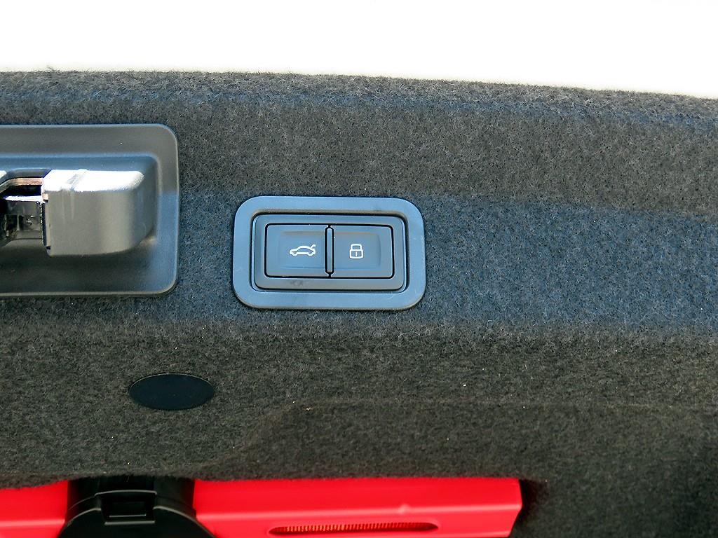 아우디 A6 A6 (C8) 45 TFSI 프리미엄 이미지 16