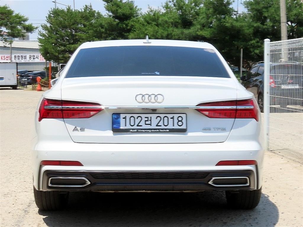 아우디 A6 A6 (C8) 45 TFSI 프리미엄 이미지 4