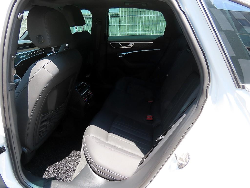 아우디 A6 A6 (C8) 45 TFSI 프리미엄 이미지 6