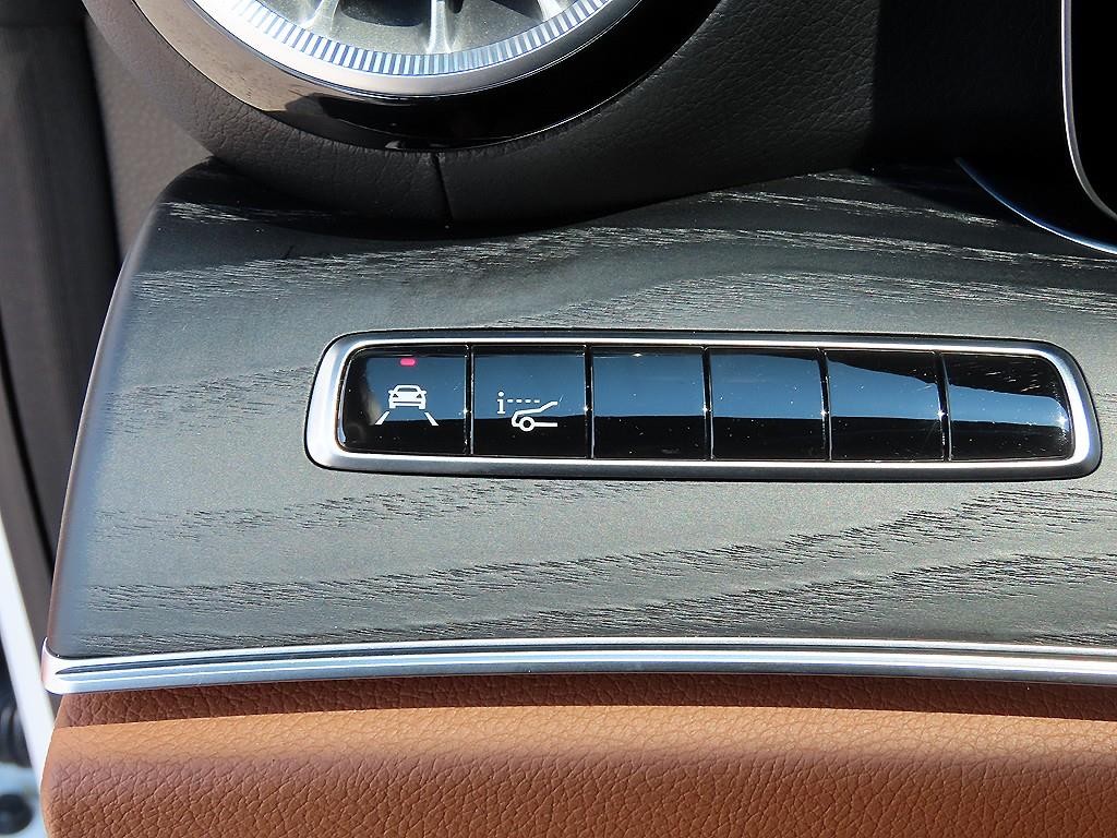 벤츠 E 클래스 E-클래스 W213 E220d 카브리올레 이미지 14