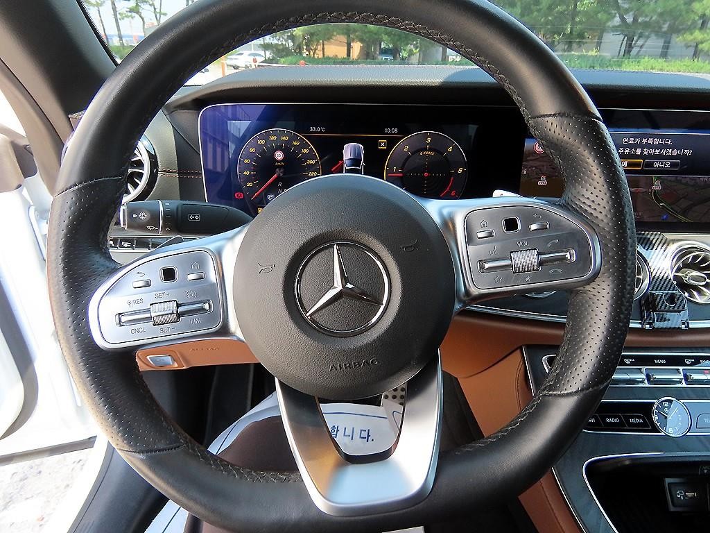 벤츠 E 클래스 E-클래스 W213 E220d 카브리올레 이미지 9