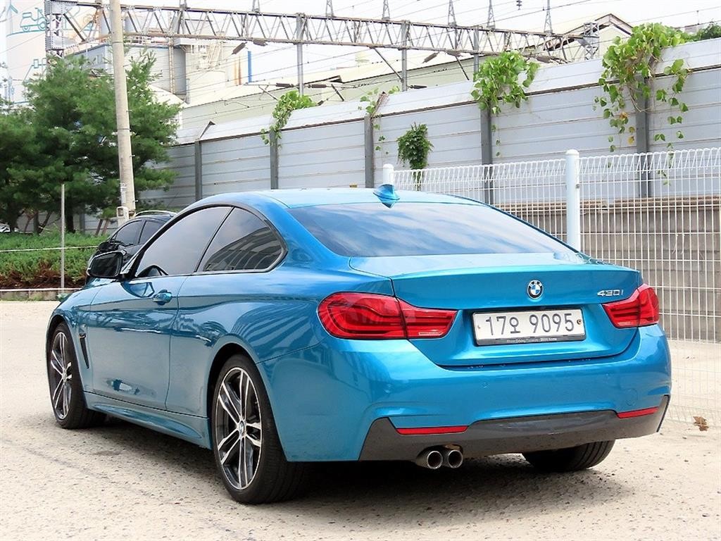 BMW 4시리즈 4시리즈 (F32) 430i 쿠페 M 스포츠 이미지 3