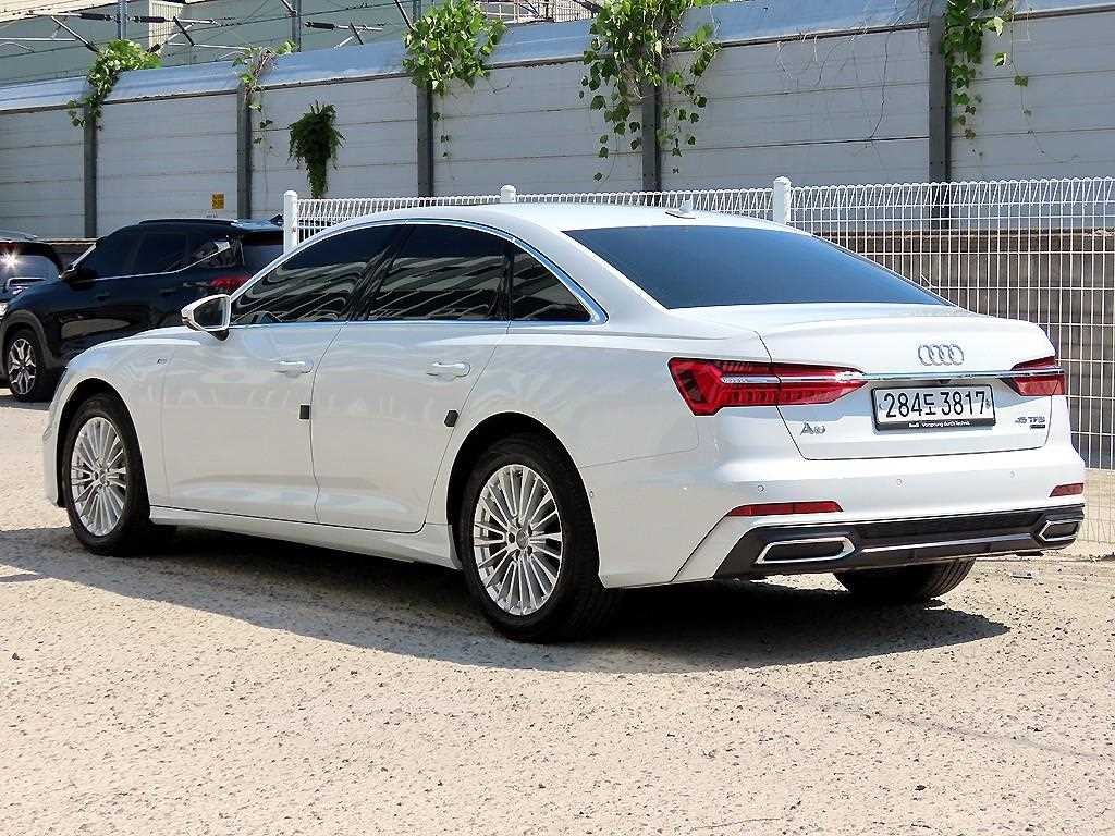 아우디 A6 A6 (C8) 45 TFSI 콰트로 프리미엄 이미지 3