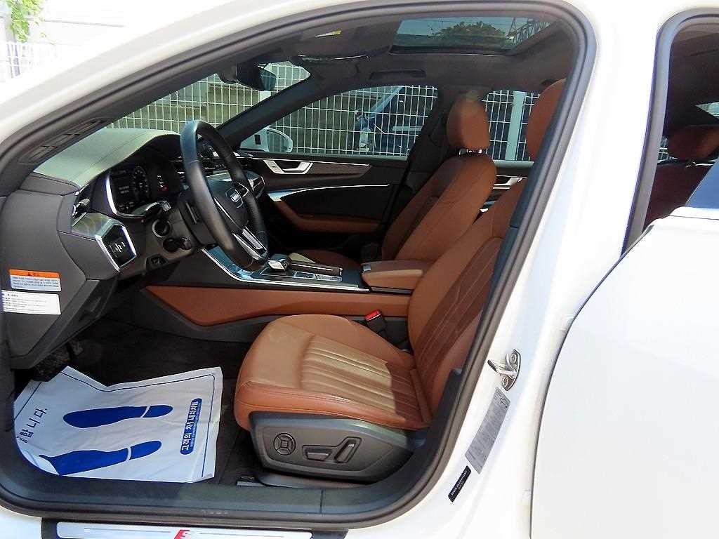 아우디 A6 A6 (C8) 45 TFSI 콰트로 프리미엄 이미지 5