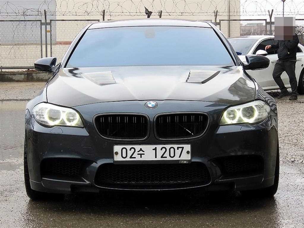 BMW 5시리즈 M5 (F90, F10) M5 세단 이미지 1
