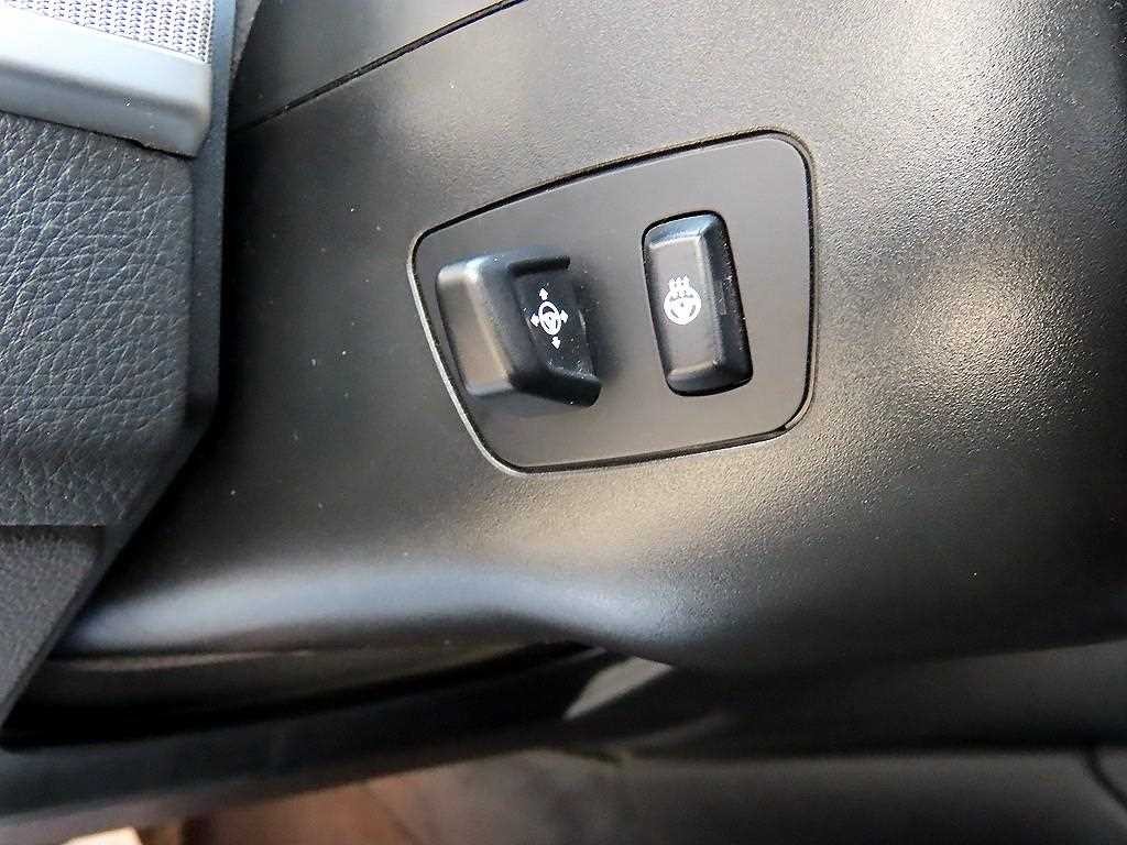 BMW 5시리즈 M5 (F90, F10) M5 세단 이미지 13