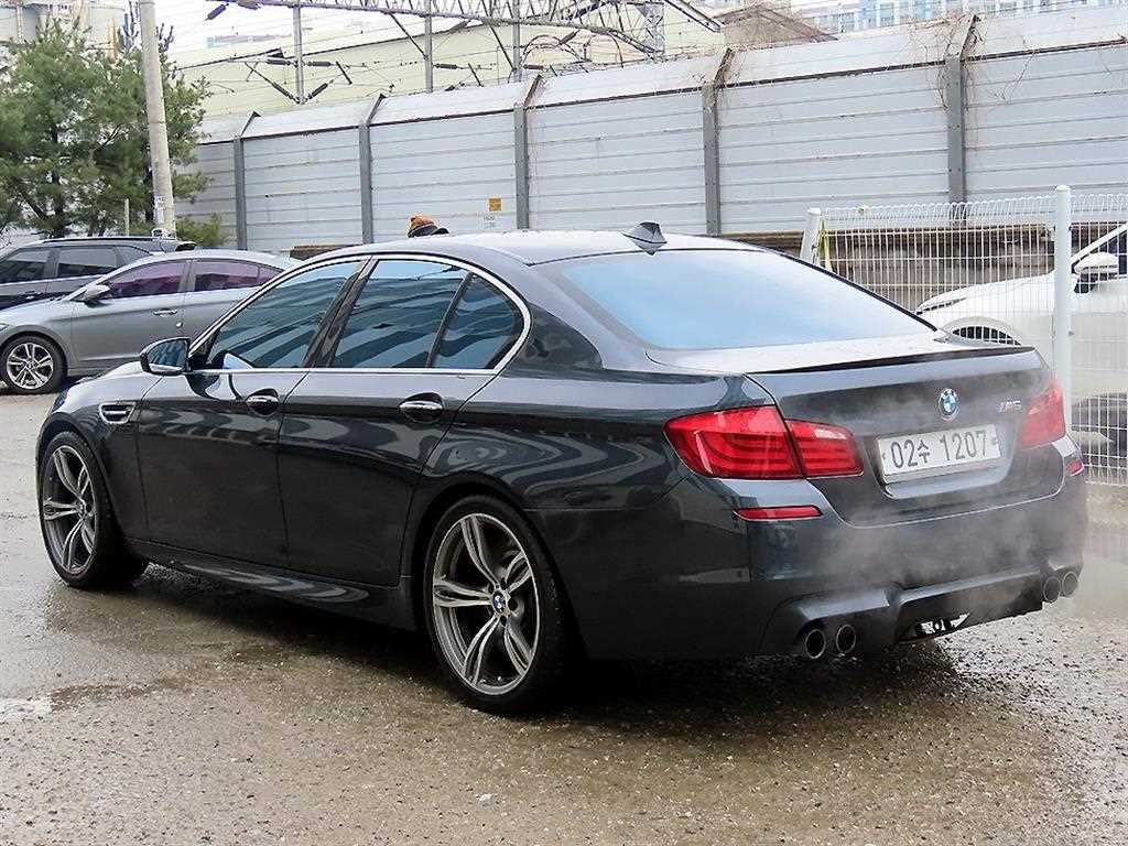 BMW 5시리즈 M5 (F90, F10) M5 세단 이미지 3