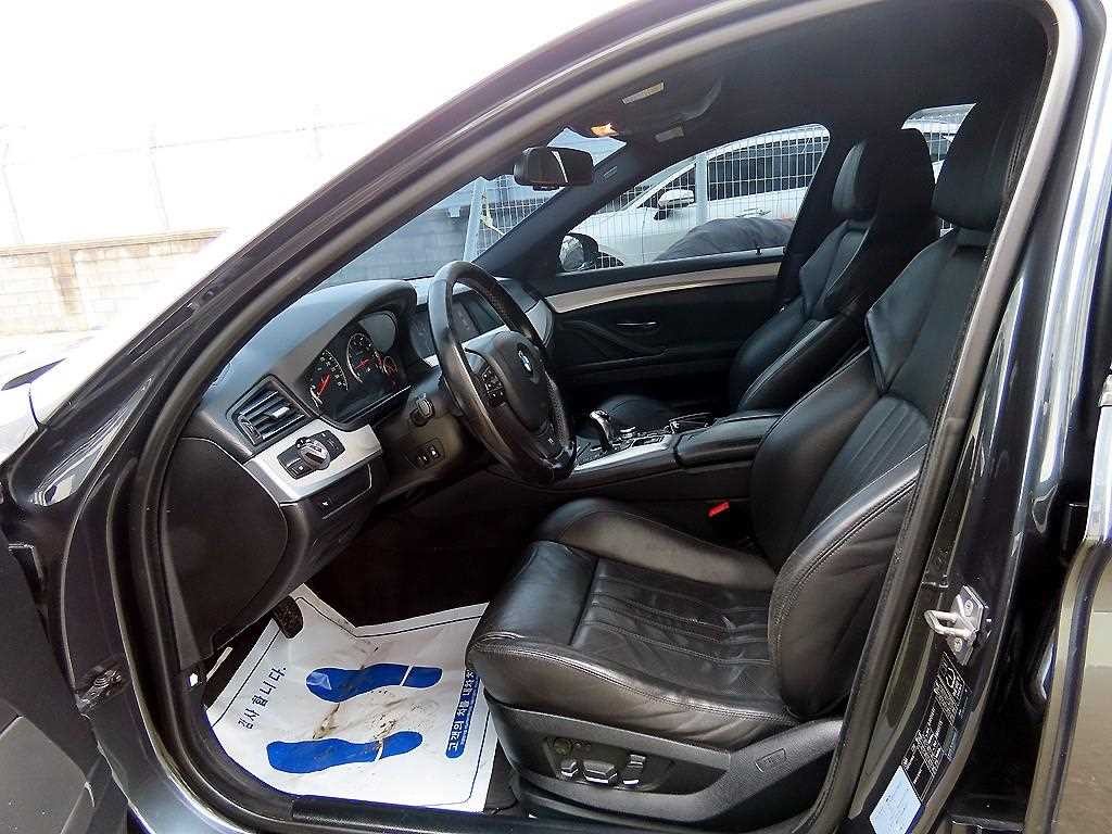 BMW 5시리즈 M5 (F90, F10) M5 세단 이미지 5