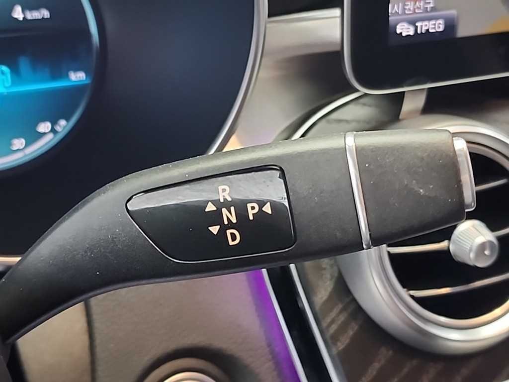 벤츠 C 클래스 C클래스 W205 C200 쿠페 이미지 8