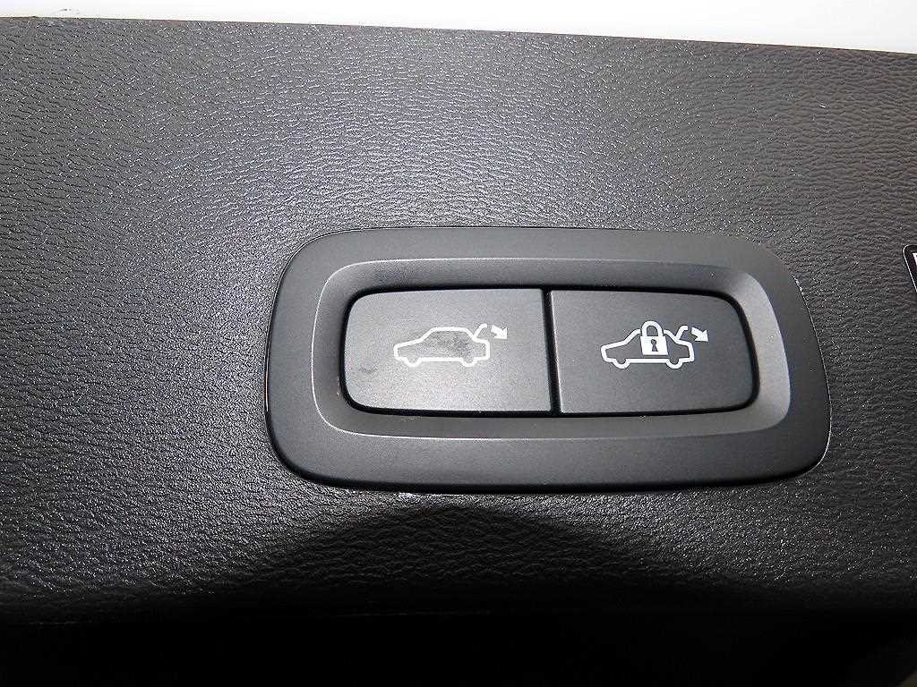 볼보 XC40 B4 AWD 인스크립션 이미지 14