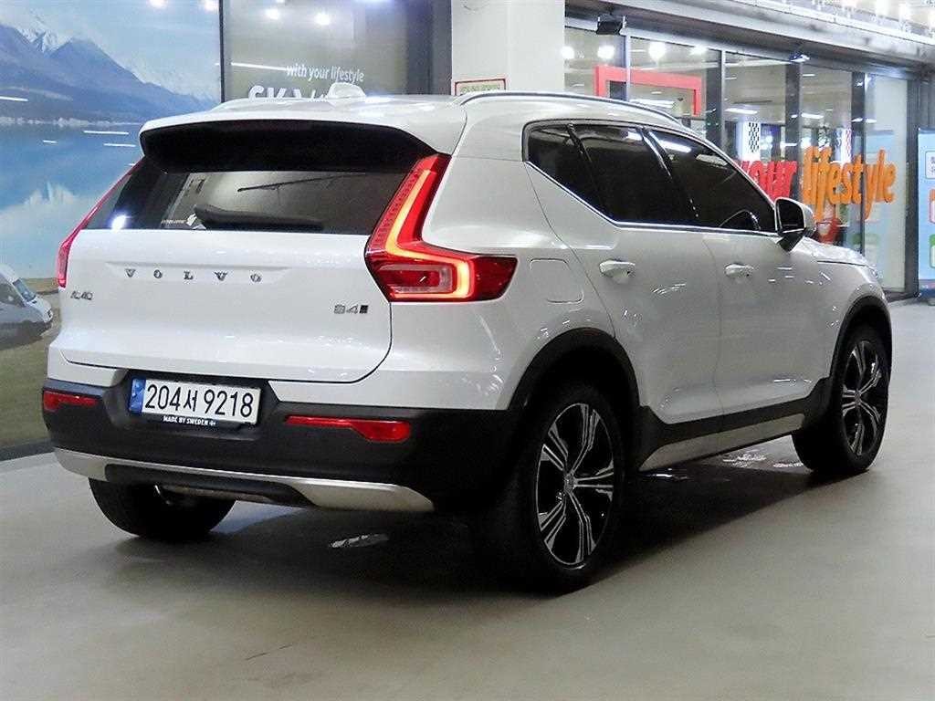 볼보 XC40 B4 AWD 인스크립션 이미지 4