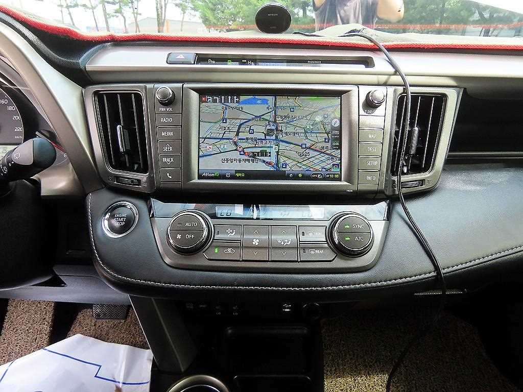 토요타 라브4 2.5 4WD 이미지 11
