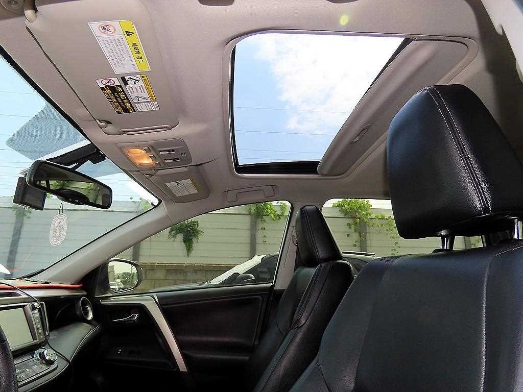 토요타 라브4 2.5 4WD 이미지 16