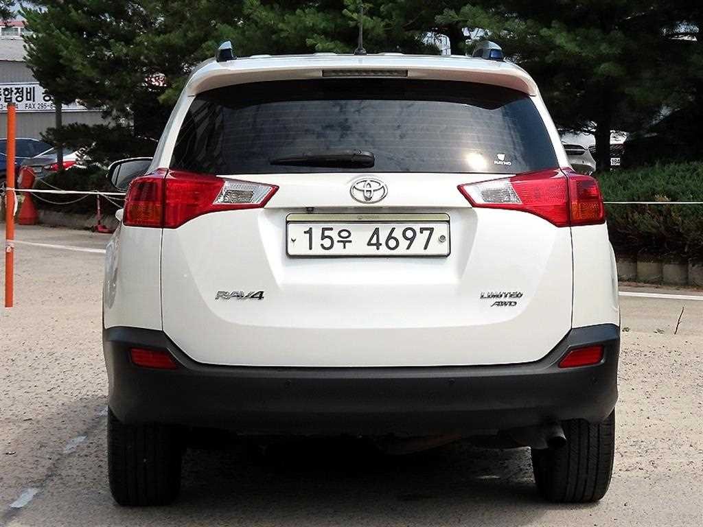 토요타 라브4 2.5 4WD 이미지 4