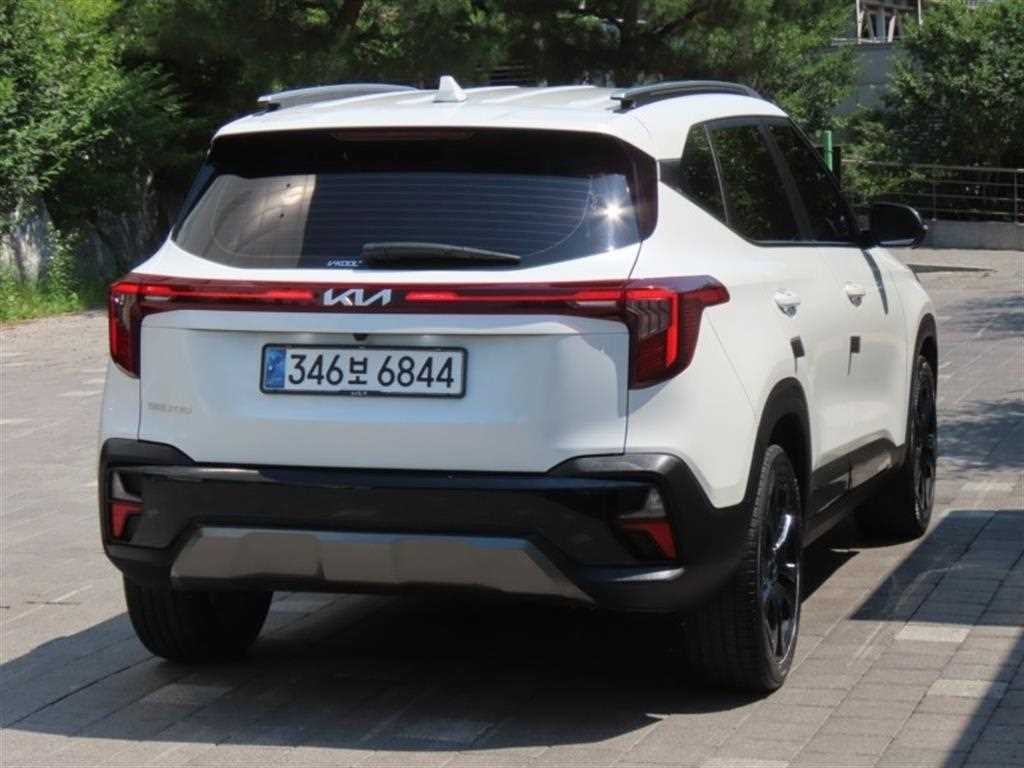 기아 셀토스 더 뉴 셀토스 가솔린 2.0 2WD 시그니처 이미지 3
