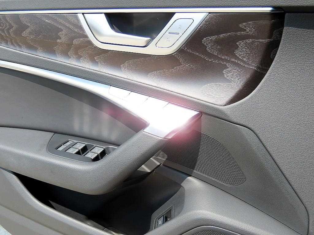 아우디 A6 A6 (C8) 45 TFSI 콰트로 프리미엄 이미지 12