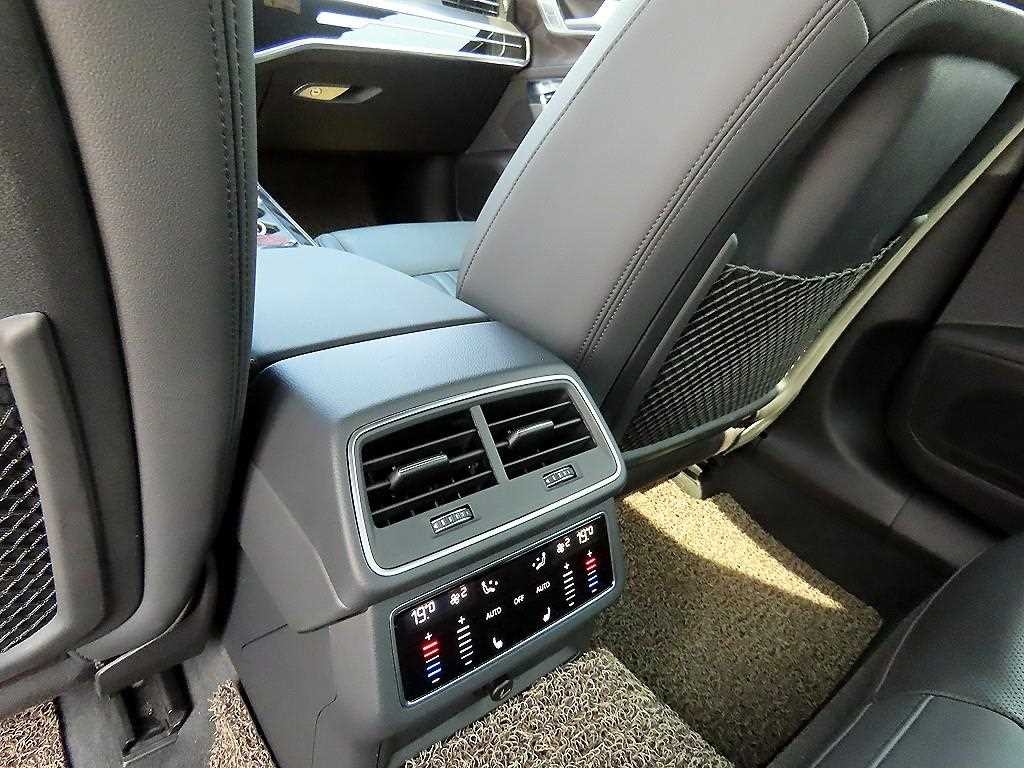 아우디 A6 A6 (C8) 45 TFSI 콰트로 프리미엄 이미지 16