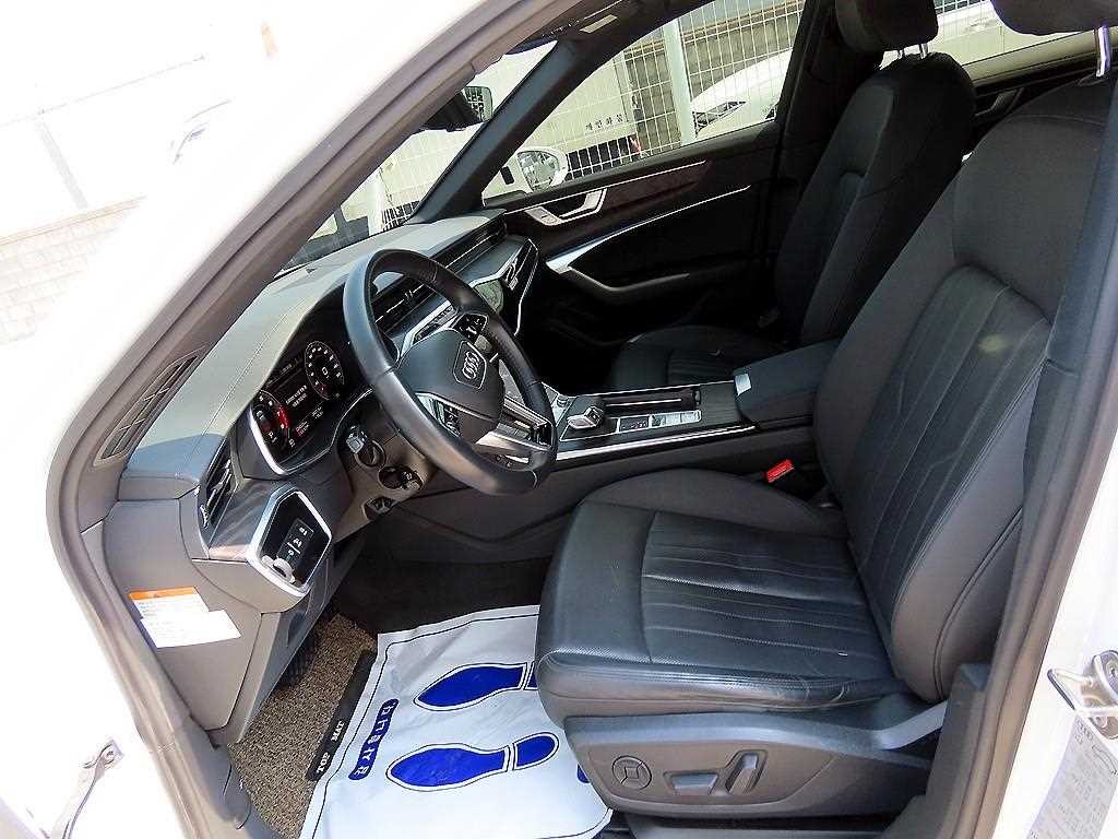 아우디 A6 A6 (C8) 45 TFSI 콰트로 프리미엄 이미지 5
