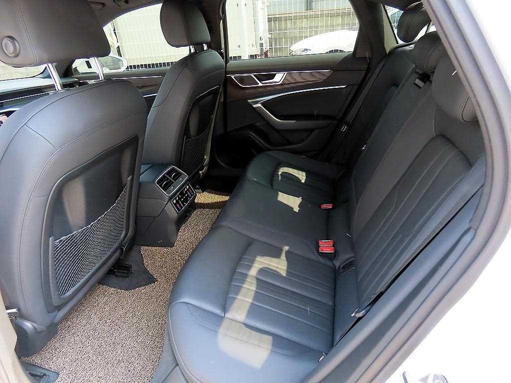 아우디 A6 A6 (C8) 45 TFSI 콰트로 프리미엄 이미지 6