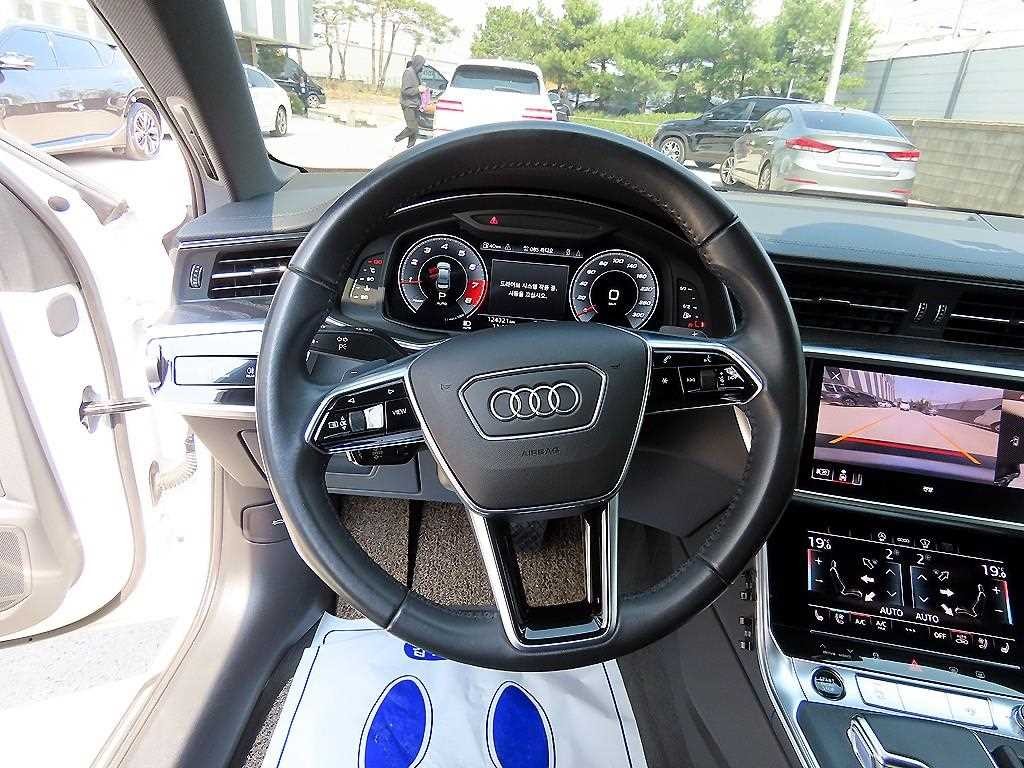 아우디 A6 A6 (C8) 45 TFSI 콰트로 프리미엄 이미지 8