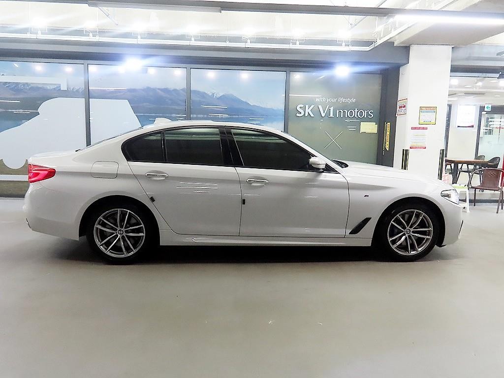BMW 5시리즈 5시리즈 (G30) 530i M 스포츠 플러스 이미지 3
