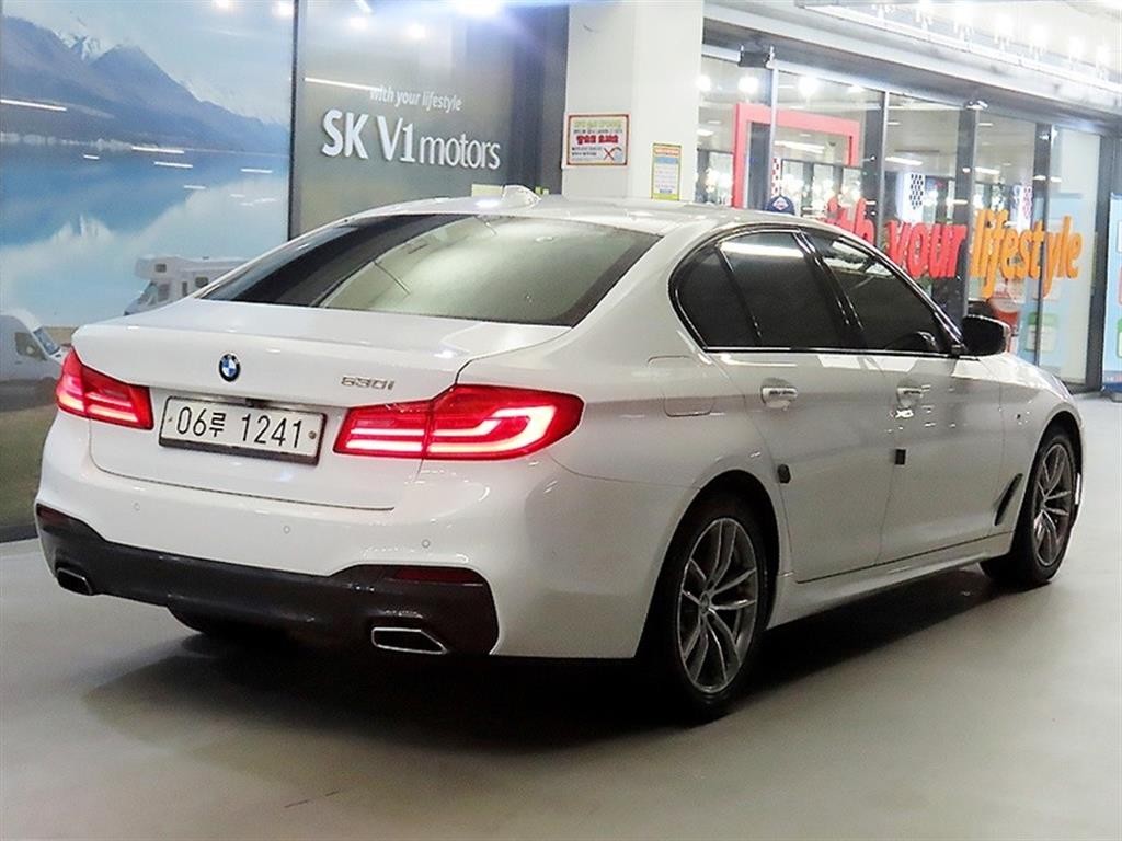 BMW 5시리즈 5시리즈 (G30) 530i M 스포츠 플러스 이미지 4
