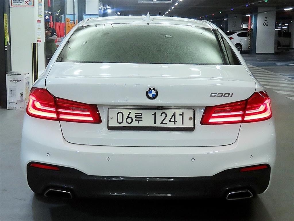 BMW 5시리즈 5시리즈 (G30) 530i M 스포츠 플러스 이미지 5