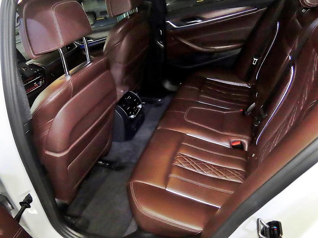 BMW 5시리즈 5시리즈 (G30) 530i M 스포츠 플러스 이미지 7