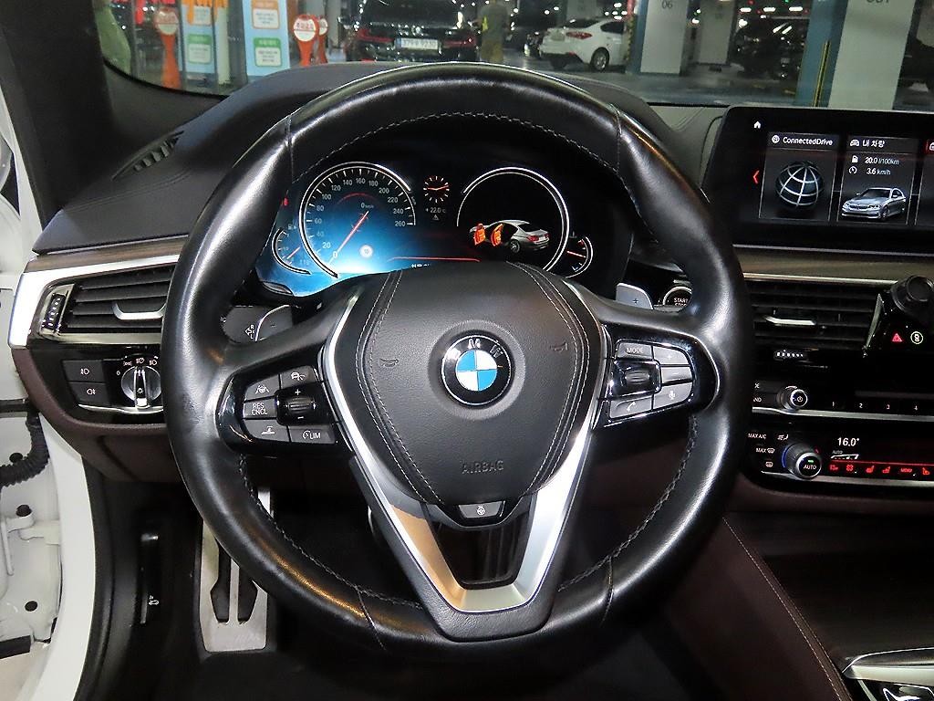 BMW 5시리즈 5시리즈 (G30) 530i M 스포츠 플러스 이미지 8