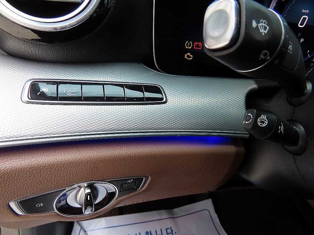 벤츠 E 클래스 E-클래스 W213 E300 AMG LINE 이미지 12