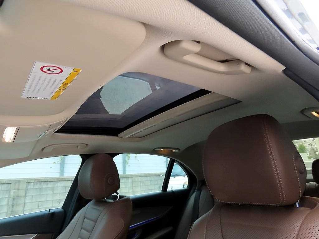 벤츠 E 클래스 E-클래스 W213 E300 AMG LINE 이미지 16