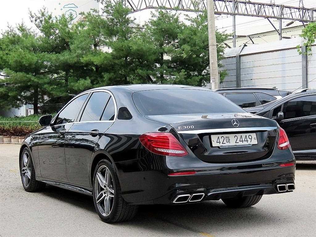 벤츠 E 클래스 E-클래스 W213 E300 AMG LINE 이미지 3