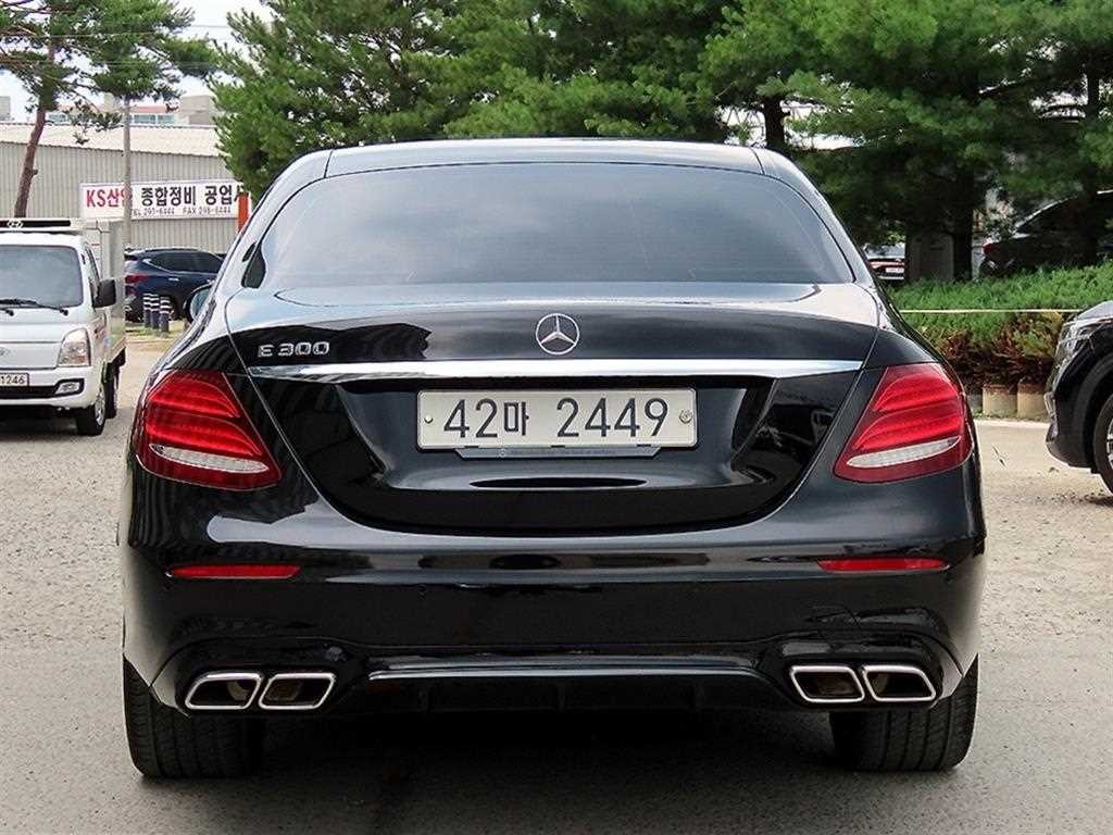 벤츠 E 클래스 E-클래스 W213 E300 AMG LINE 이미지 4