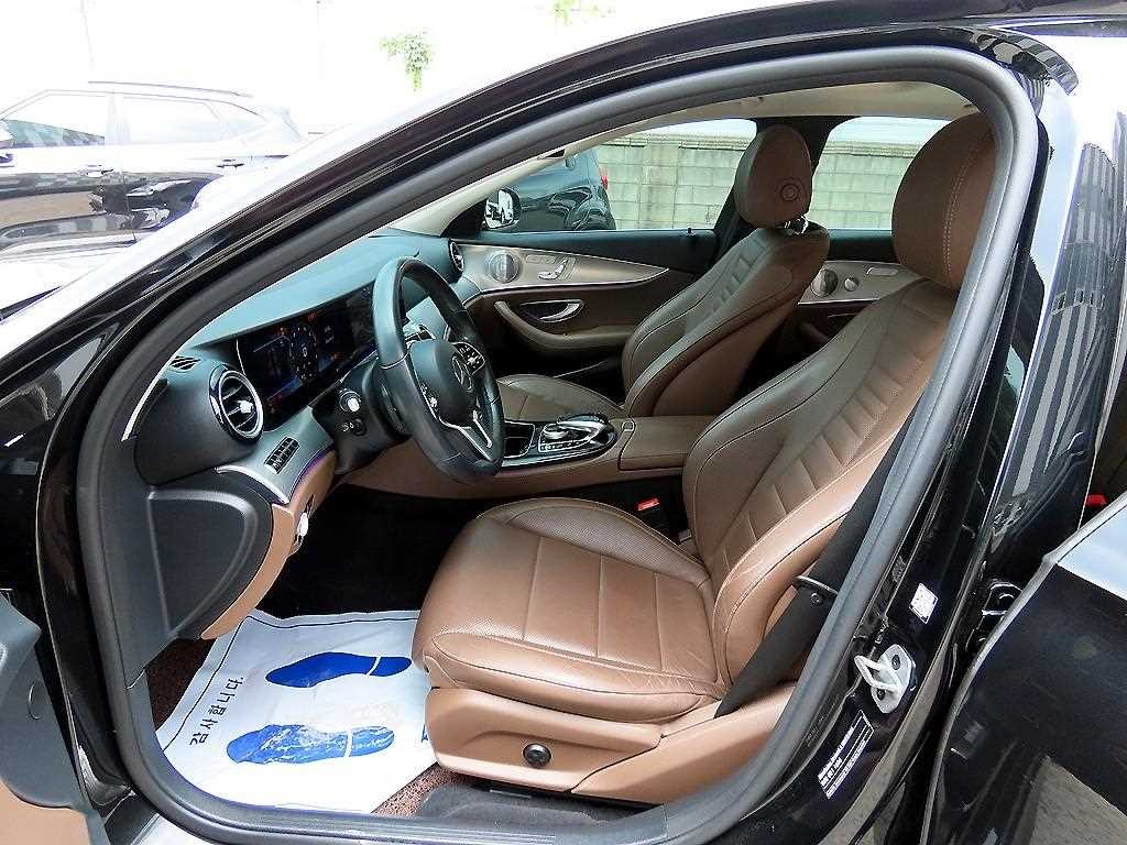 벤츠 E 클래스 E-클래스 W213 E300 AMG LINE 이미지 5