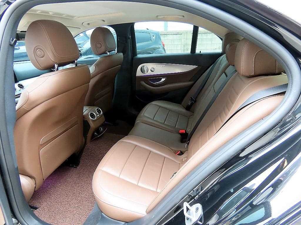 벤츠 E 클래스 E-클래스 W213 E300 AMG LINE 이미지 6