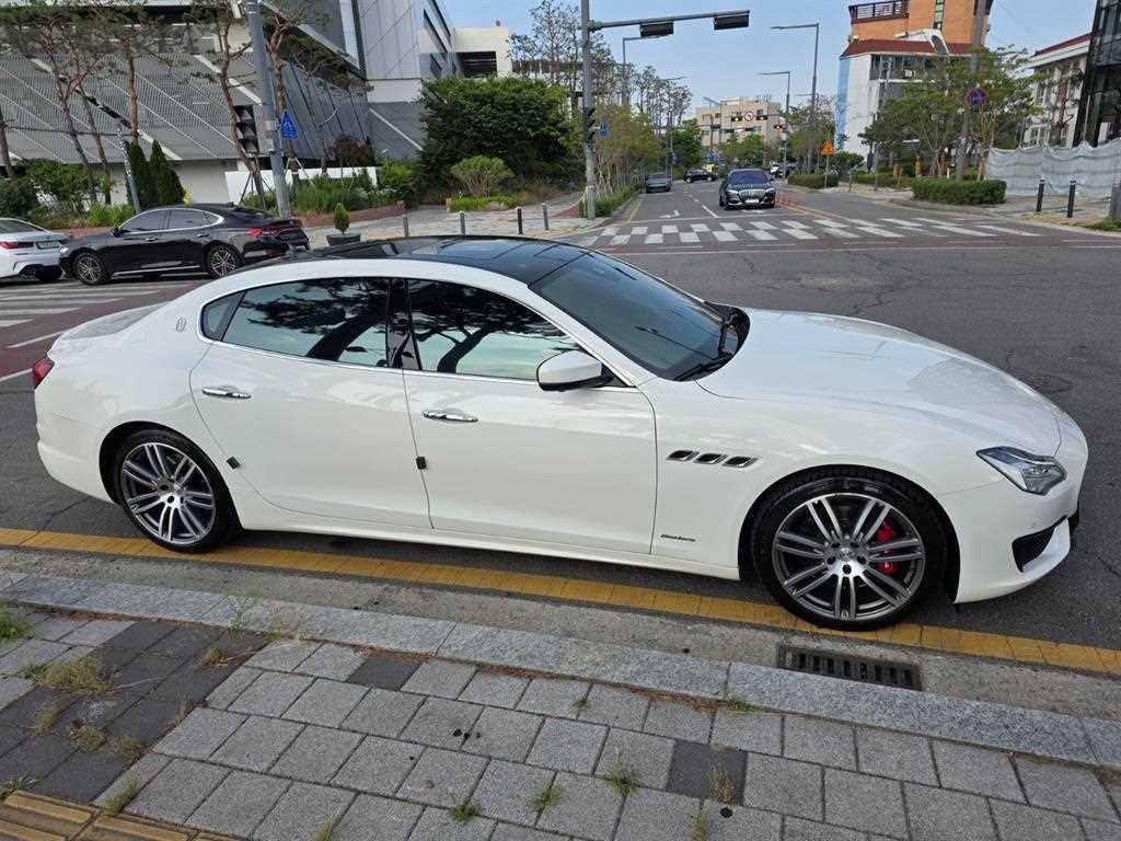 마세라티 콰트로포르테 3.0 V6 그란루쏘 이미지 3