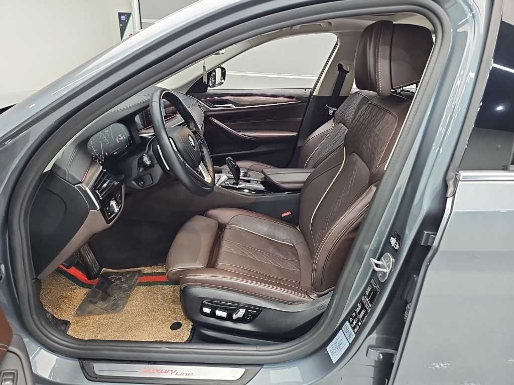 BMW 5시리즈 5시리즈 (G30) 520d xDrive 럭셔리 플러스 이미지 11