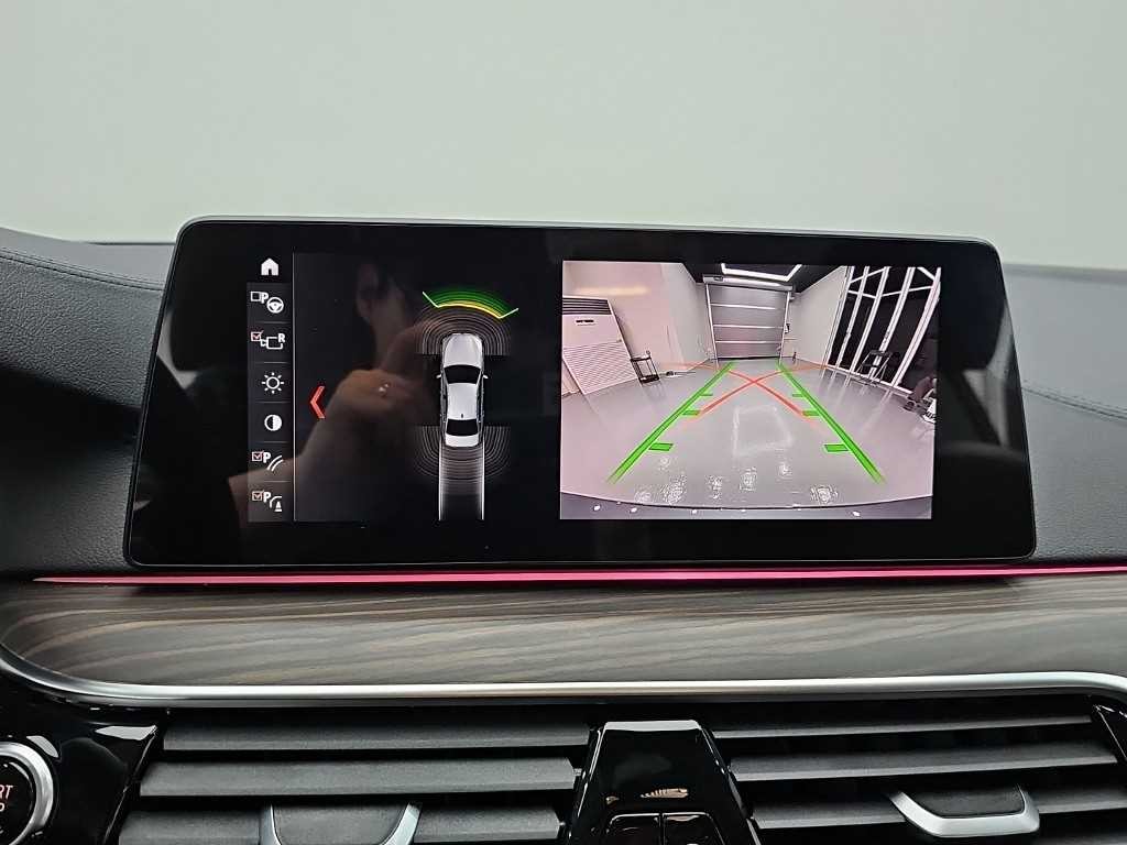 BMW 5시리즈 5시리즈 (G30) 520d xDrive 럭셔리 플러스 이미지 16