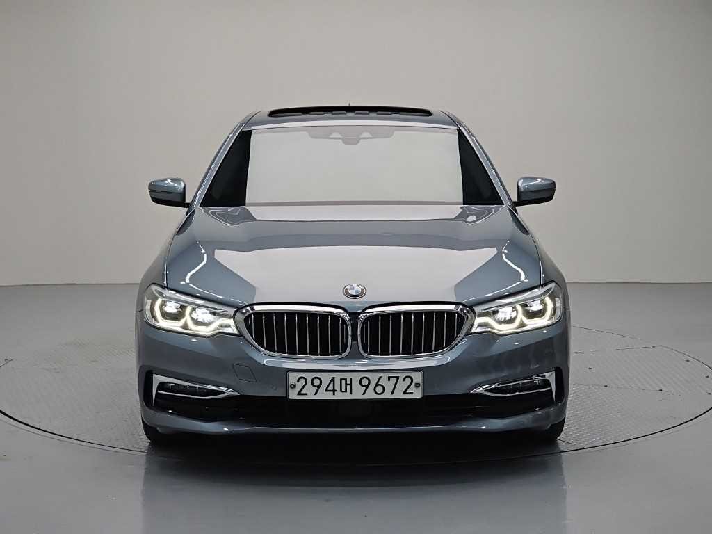 BMW 5시리즈 5시리즈 (G30) 520d xDrive 럭셔리 플러스 이미지 2