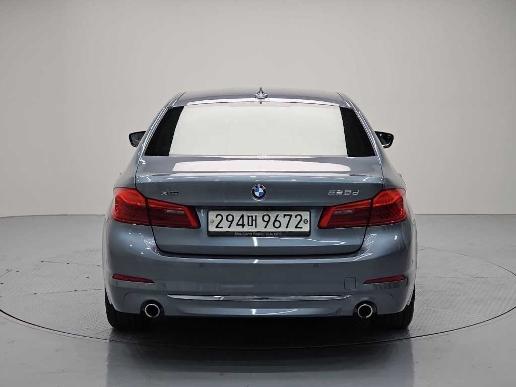 BMW 5시리즈 5시리즈 (G30) 520d xDrive 럭셔리 플러스 이미지 3