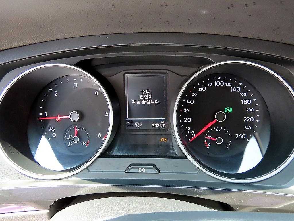 폭스바겐 티구안 티구안(2세대) 2.0 TDI 이미지 9