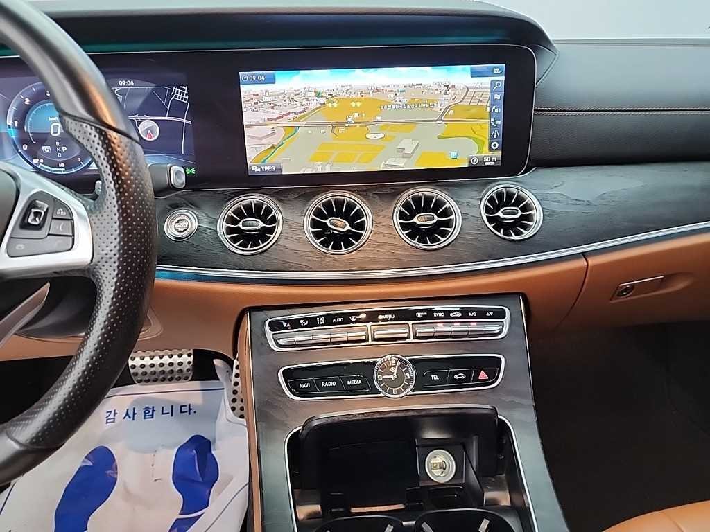 벤츠 E 클래스 E-클래스 W213 E220d 쿠페 이미지 10