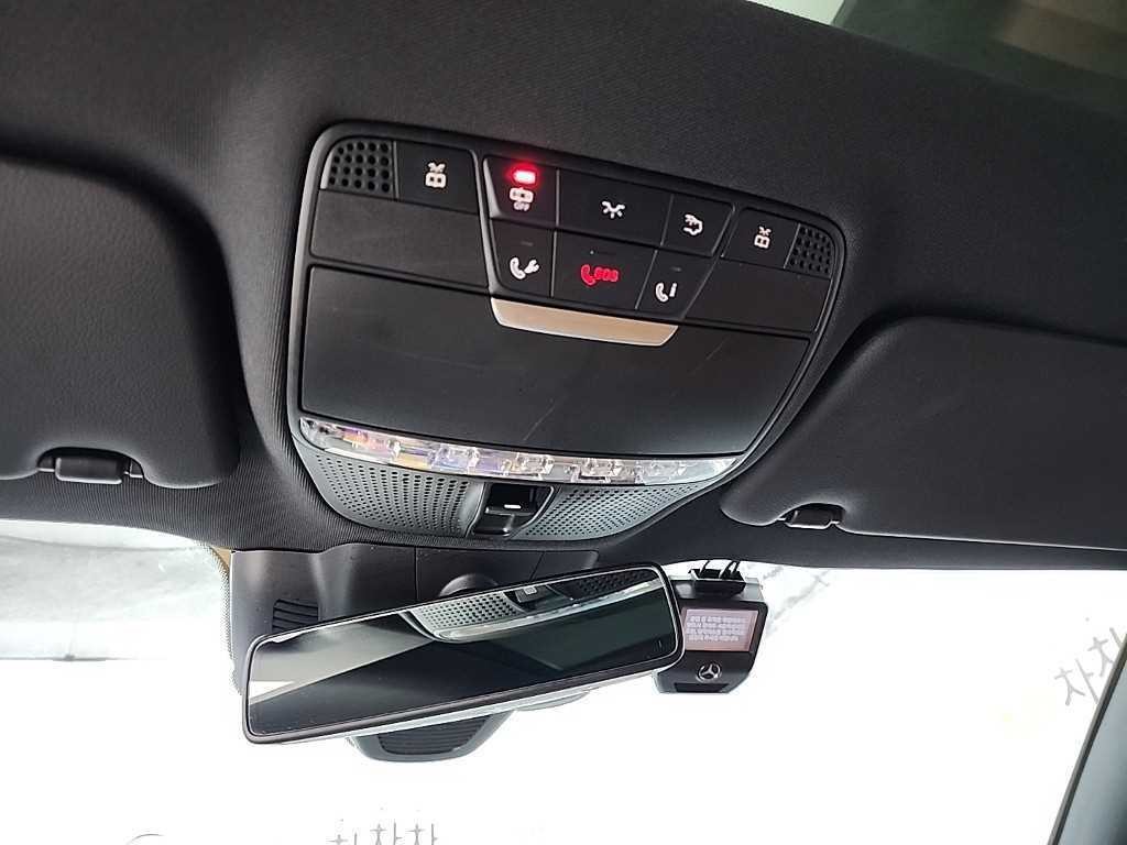벤츠 E 클래스 E-클래스 W213 E220d 쿠페 이미지 17