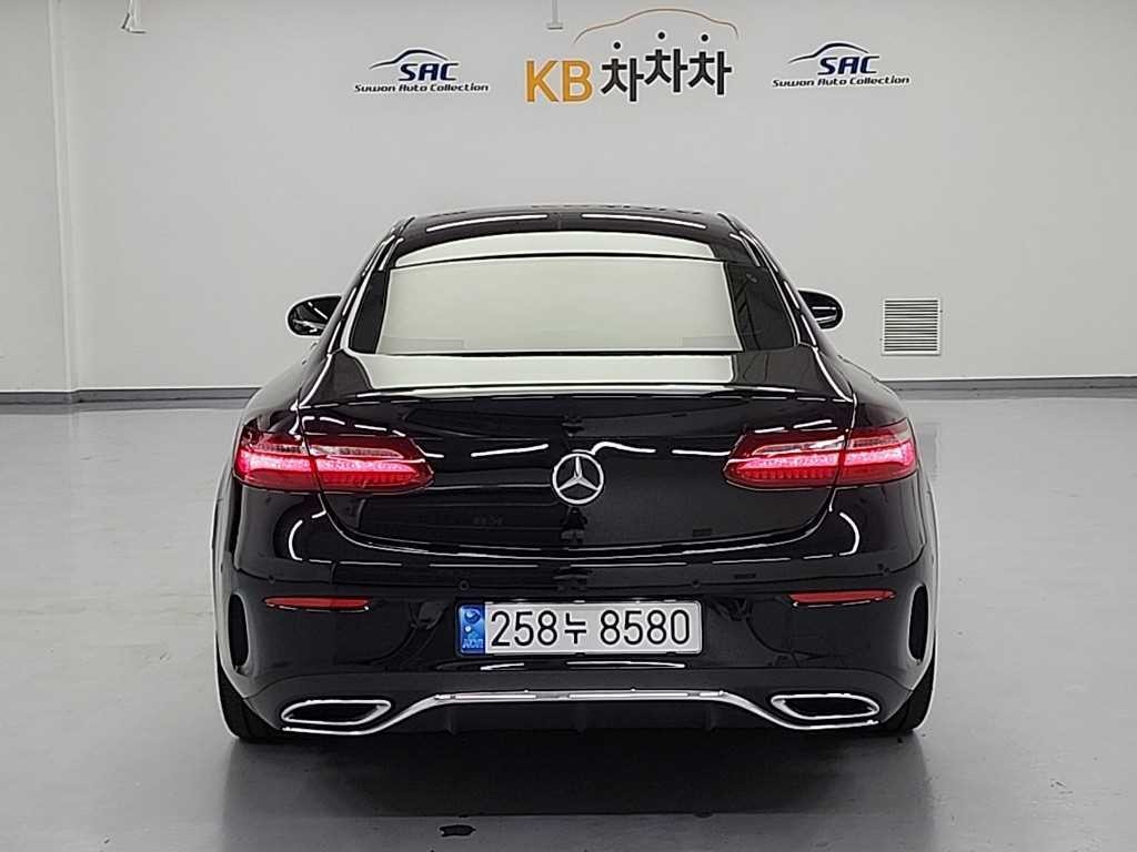 벤츠 E 클래스 E-클래스 W213 E220d 쿠페 이미지 3